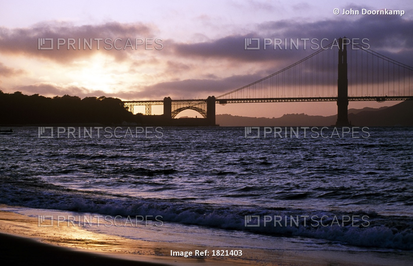GOLDEN GATE BRIDGE, SAN FRANCISCO, CALIFORNIA, USA