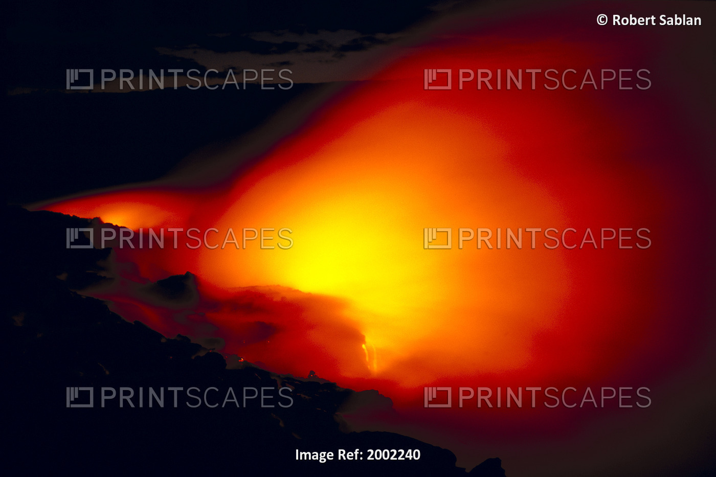 Hawaii, Big Island, Hawaii Volcanoes National Park, Glowing Lava Flow Into ...