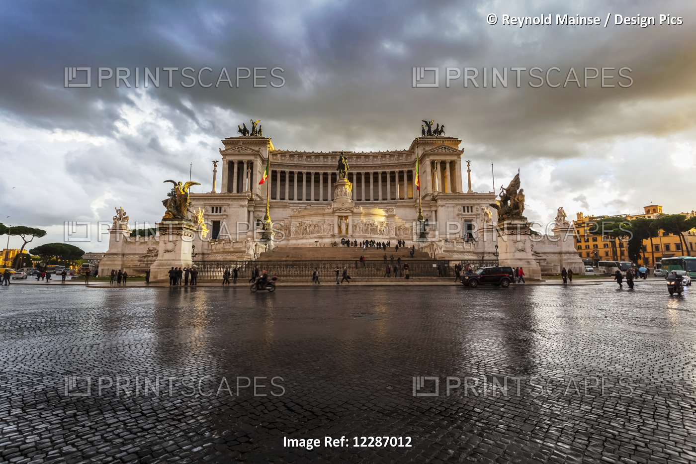 National Monument Honouring Victor Emmanuel, Known As The Altar Of The ...