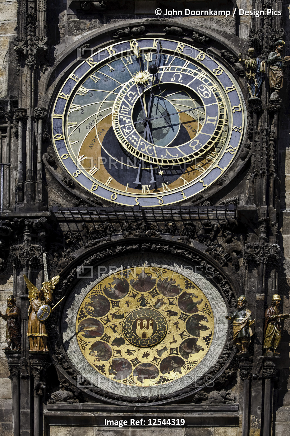 THE ASTRONOMICAL CLOCK, PRAGUE, CZECH REPUBLIC.