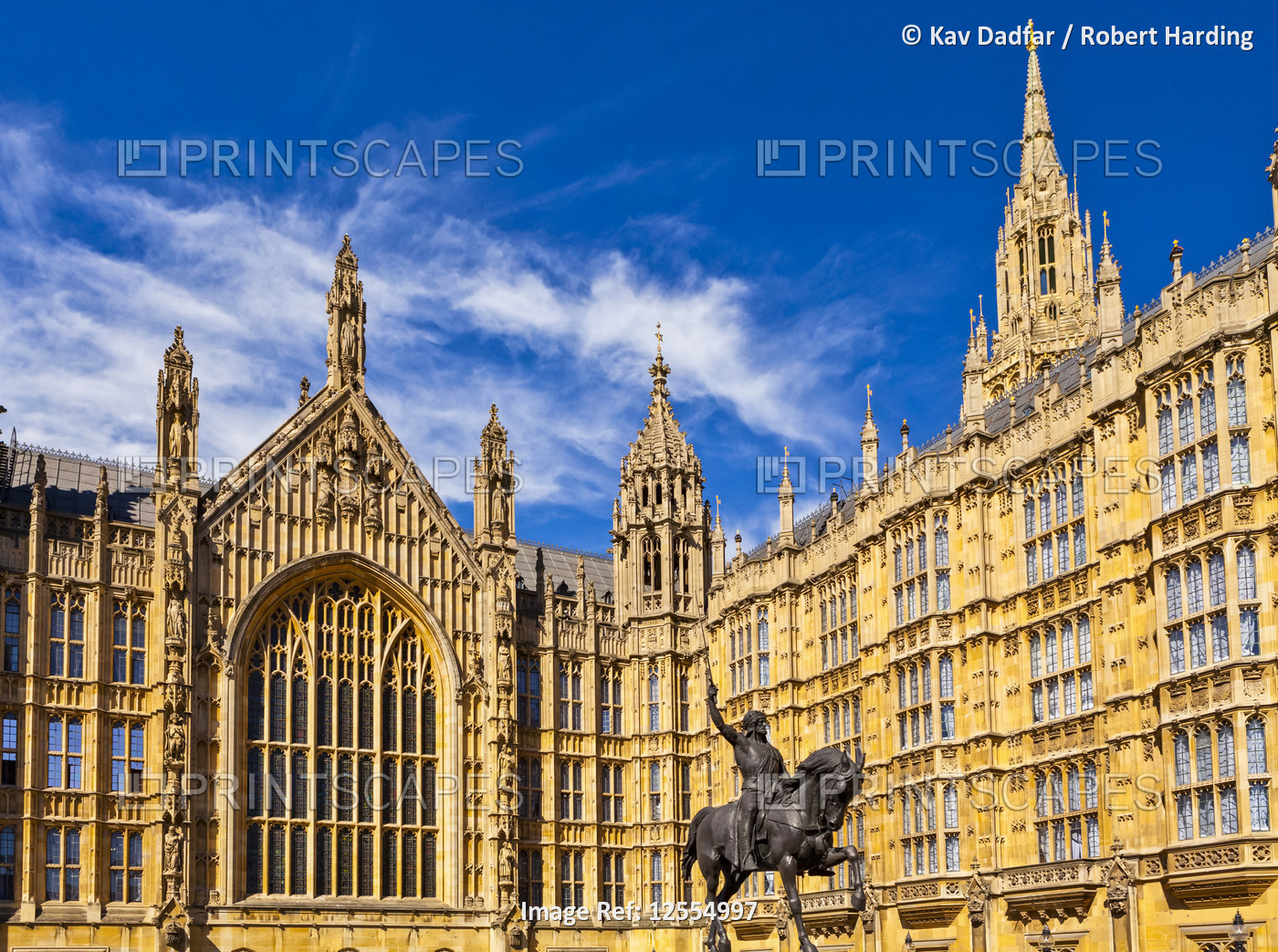 Statue of Richard the Lionheart outside Westminster, UNESCO World Heritage Site, London, England, Un